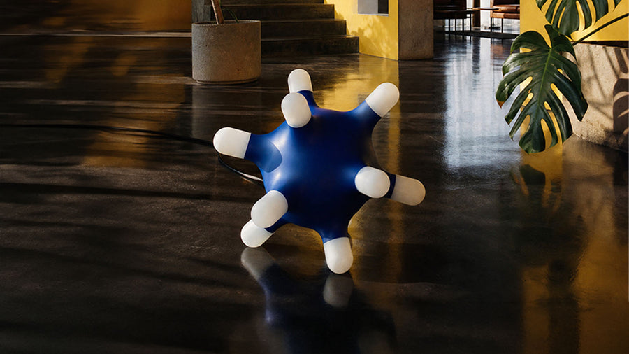 Klein blue / White